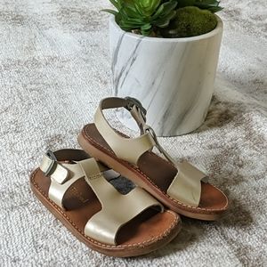 Adorable gold freshly picked sandals